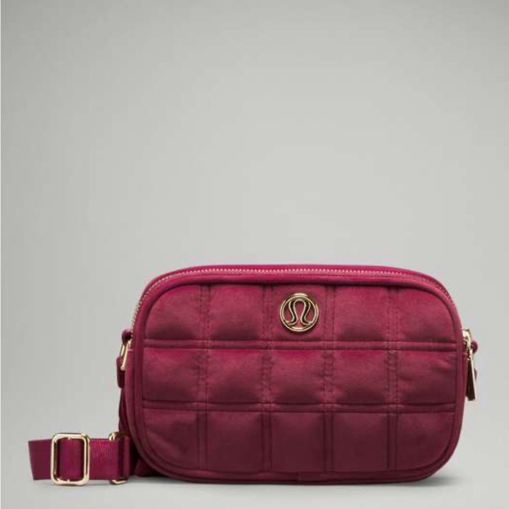 NWT Lululemon Crossbody Camera Bag 2L *Quilted Velour in Wine Berry